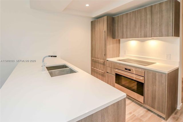 801 S Miami Ave 2708, Miami, FL 33130