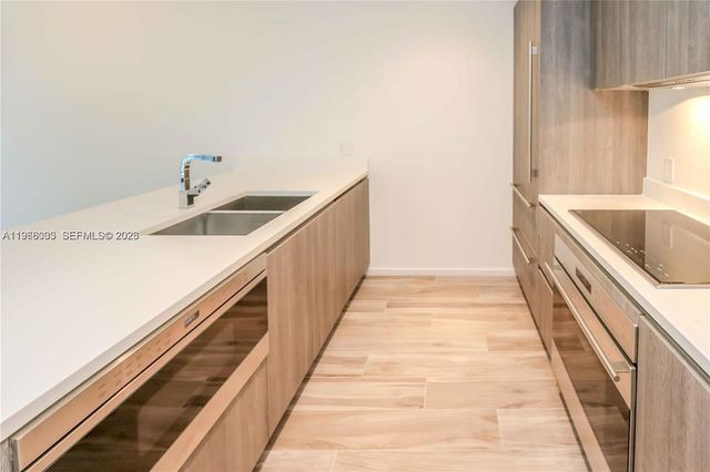 801 S Miami Ave 2708, Miami, FL 33130