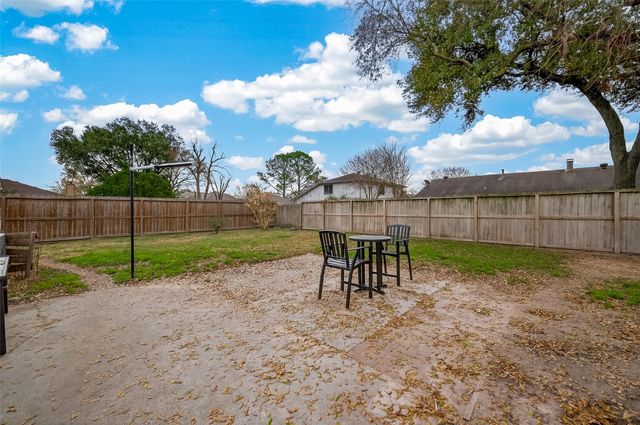 614 Northaire Drive, Houston, TX 77073