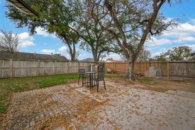 614 Northaire Drive, Houston, TX 77073