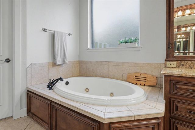 17104 Hawks Ridge Lane, Edmond, OK 73012