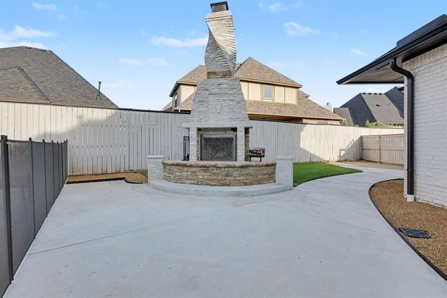 17104 Hawks Ridge Lane, Edmond, OK 73012