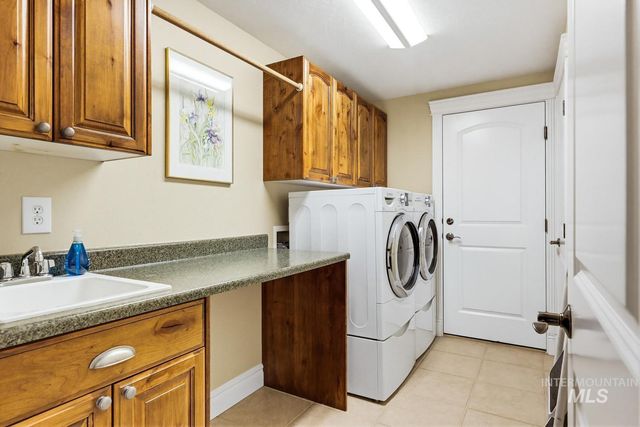 536 W Bogus View Dr, Eagle, ID 83616