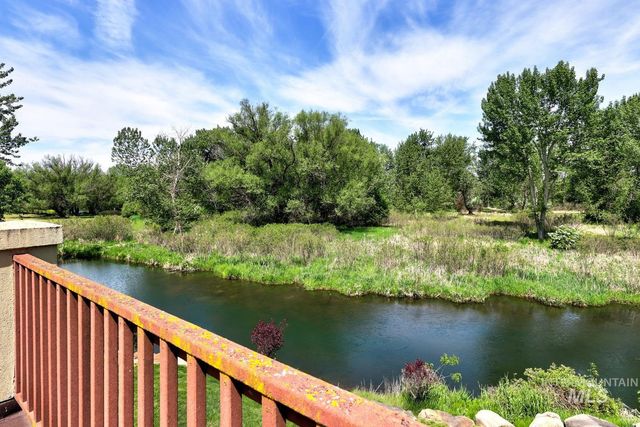 536 W Bogus View Dr, Eagle, ID 83616