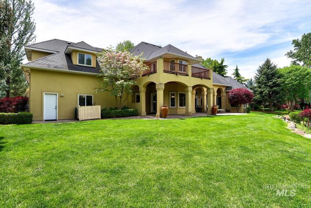 536 W Bogus View Dr, Eagle, ID 83616