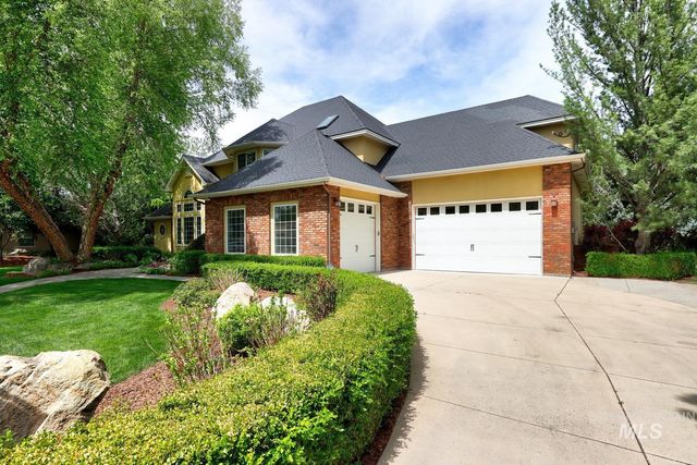 536 W Bogus View Dr, Eagle, ID 83616