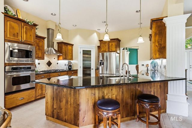536 W Bogus View Dr, Eagle, ID 83616