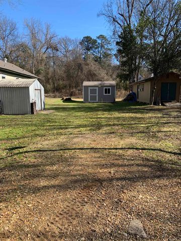 927 Leonard St., Camden, AR 71701