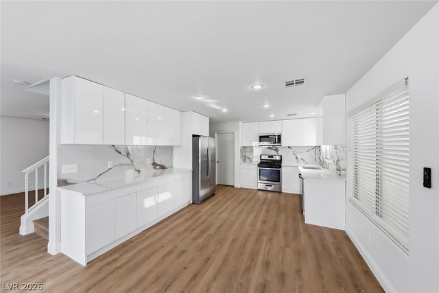 8608 Hidden Pines Avenue, Las Vegas, NV 89143