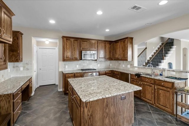 7306 Waterbury Drive, Rowlett, TX 75089