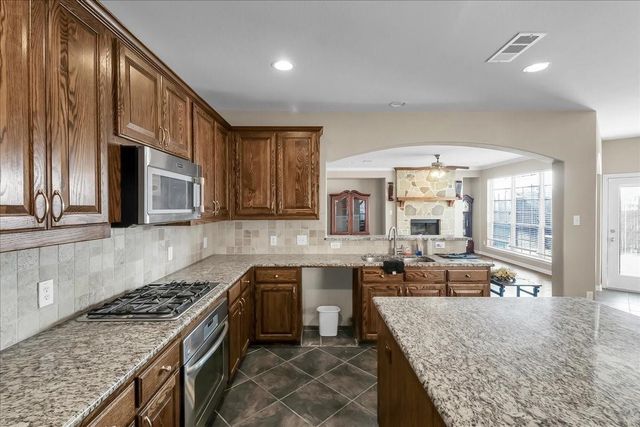 7306 Waterbury Drive, Rowlett, TX 75089