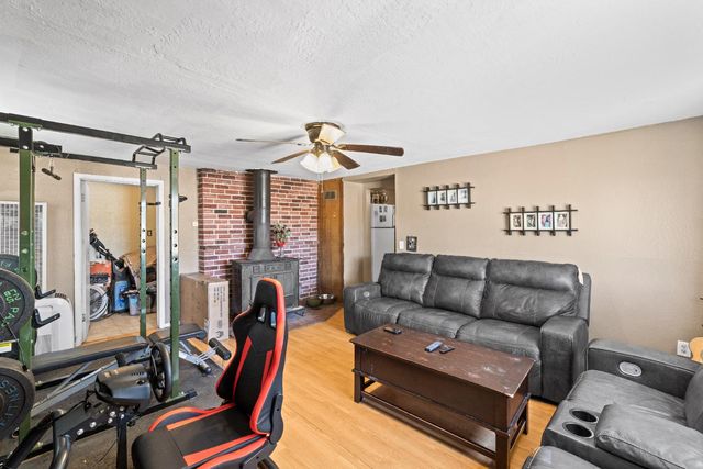 5057 Canal St, Olivehurst, CA 95961