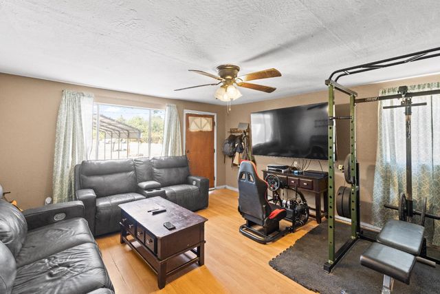 5057 Canal St, Olivehurst, CA 95961