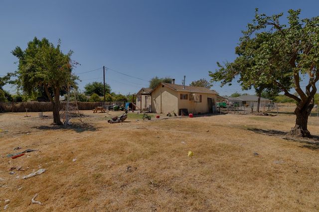 5057 Canal St, Olivehurst, CA 95961