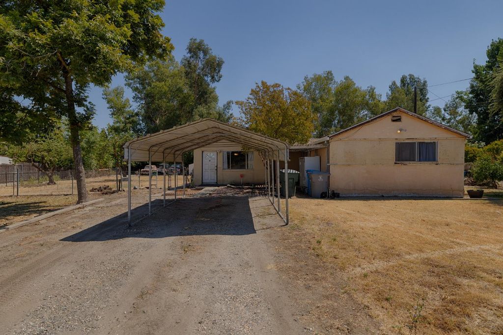 5057 Canal St, Olivehurst, CA 95961