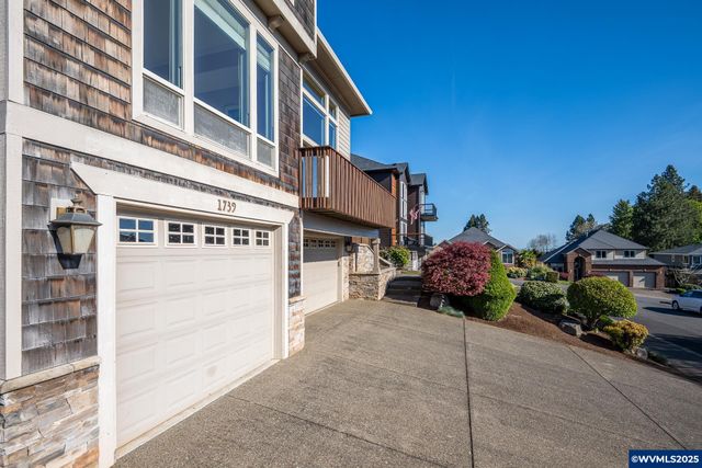 1739 Gemma St NW, Salem, OR 97304