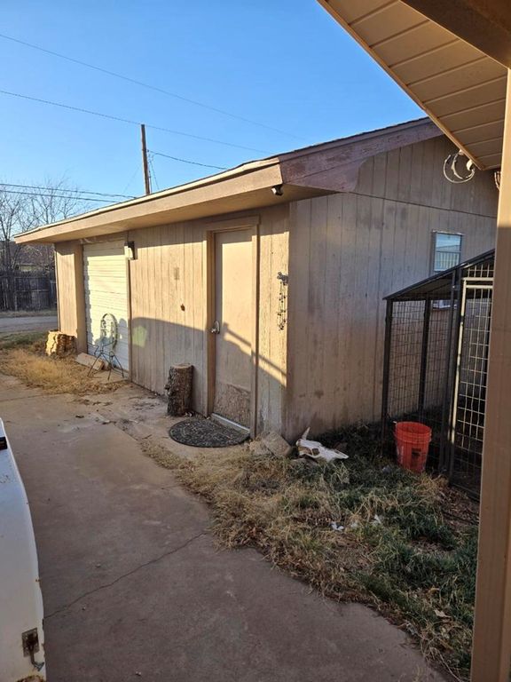 Image 17 of property listing at 119 N Penny Lane, Winters, TX 79567