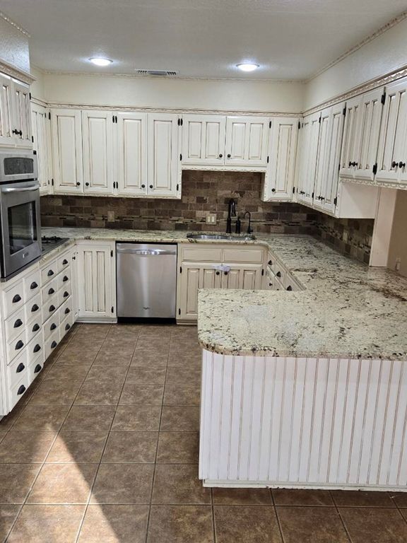 Image 6 of property listing at 119 N Penny Lane, Winters, TX 79567