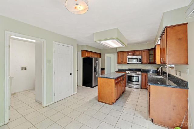 1482 Waycross Road, Forest Park, OH 45240
