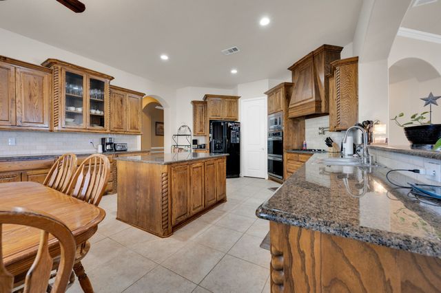 415 Breezeway Court, Cedar Hill, TX 75104