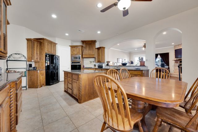 415 Breezeway Court, Cedar Hill, TX 75104