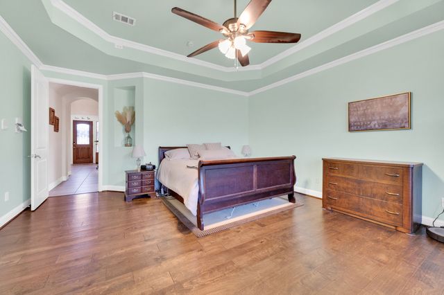 415 Breezeway Court, Cedar Hill, TX 75104