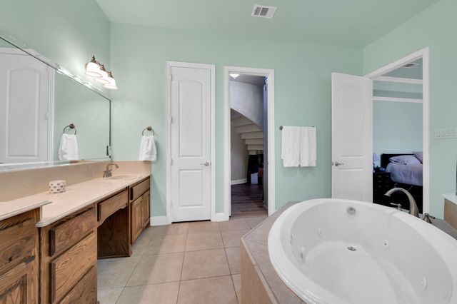 415 Breezeway Court, Cedar Hill, TX 75104