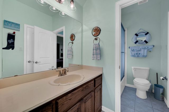 415 Breezeway Court, Cedar Hill, TX 75104