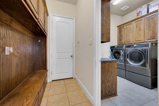 415 Breezeway Court, Cedar Hill, TX 75104