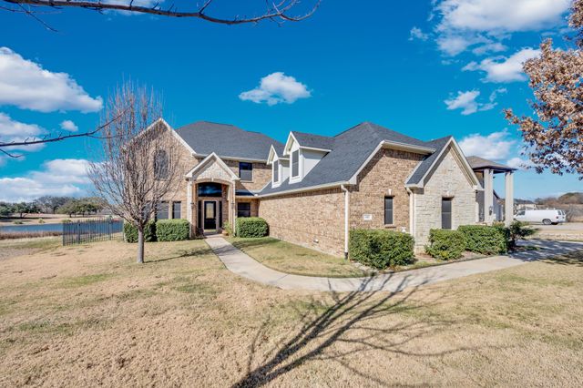 415 Breezeway Court, Cedar Hill, TX 75104