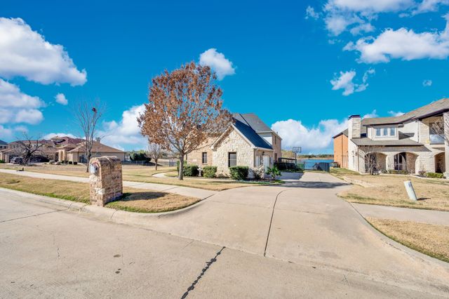 415 Breezeway Court, Cedar Hill, TX 75104