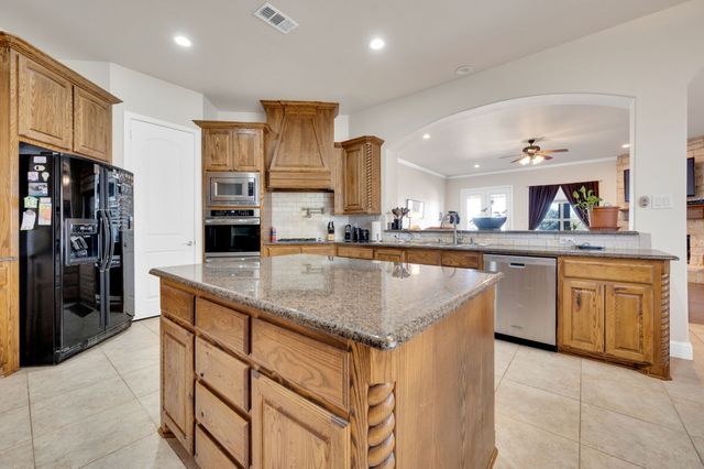 415 Breezeway Court, Cedar Hill, TX 75104