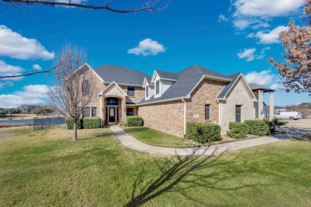 415 Breezeway Court, Cedar Hill, TX 75104