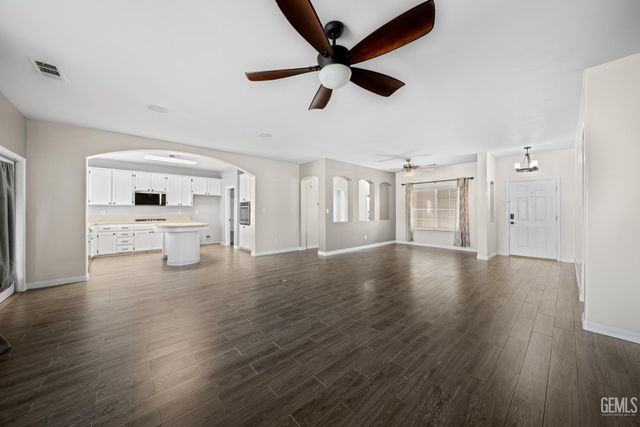 11102 Vista Del Rancho Drive, Bakersfield, CA 93311