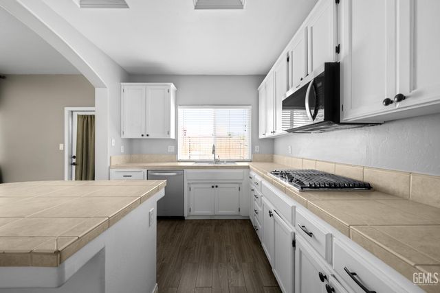 11102 Vista Del Rancho Drive, Bakersfield, CA 93311