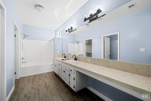 11102 Vista Del Rancho Drive, Bakersfield, CA 93311