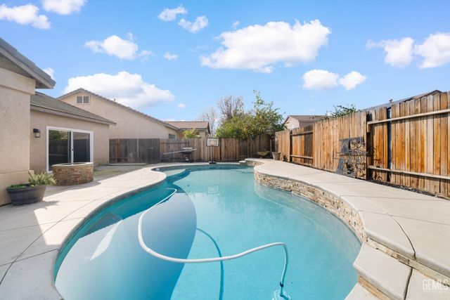 11102 Vista Del Rancho Drive, Bakersfield, CA 93311