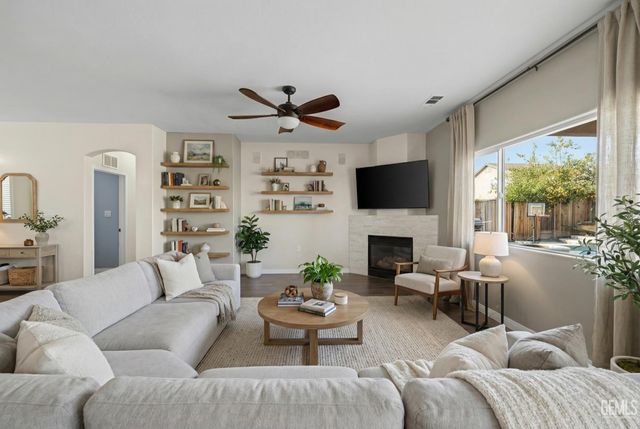 11102 Vista Del Rancho Drive, Bakersfield, CA 93311