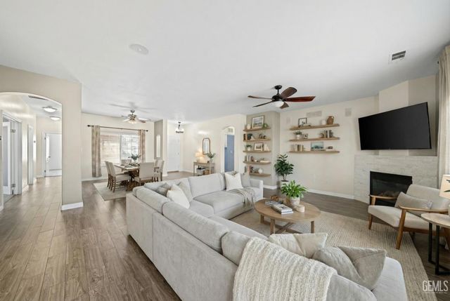 11102 Vista Del Rancho Drive, Bakersfield, CA 93311