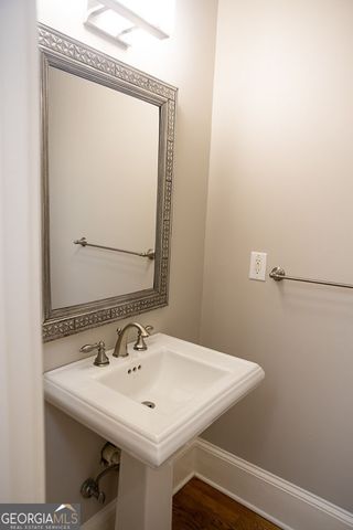 260 Lake Summit View, Atlanta, GA 30342