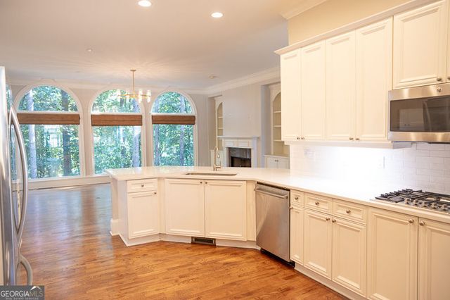 260 Lake Summit View, Atlanta, GA 30342