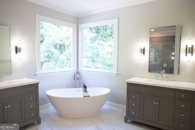 260 Lake Summit View, Atlanta, GA 30342