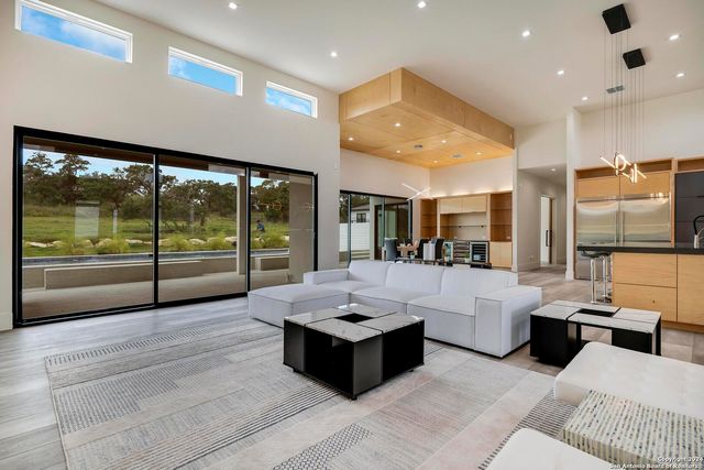 25907 Morhiss Pt, San Antonio, TX 78006