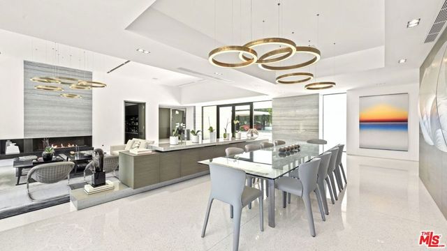 16032 VALLEY VISTA Boulevard, Encino, CA 91436