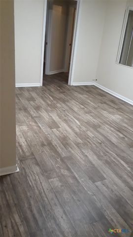 503 E Avenue G, Lampasas, TX 76550