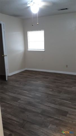 503 E Avenue G, Lampasas, TX 76550