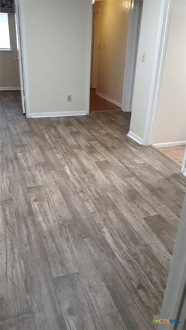 503 E Avenue G, Lampasas, TX 76550