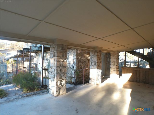 503 E Avenue G, Lampasas, TX 76550