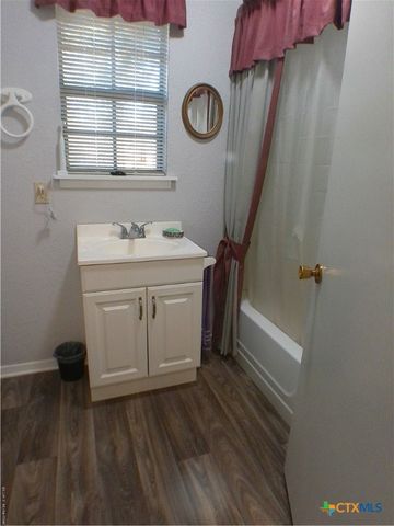 503 E Avenue G, Lampasas, TX 76550