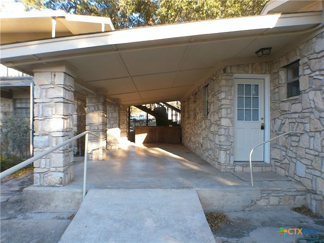 503 E Avenue G, Lampasas, TX 76550